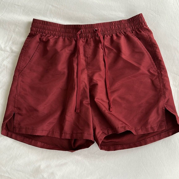 EUC Tek Gear Men's 5” Athletic Shorts - maroon / burgundy - Picture 1 of 5